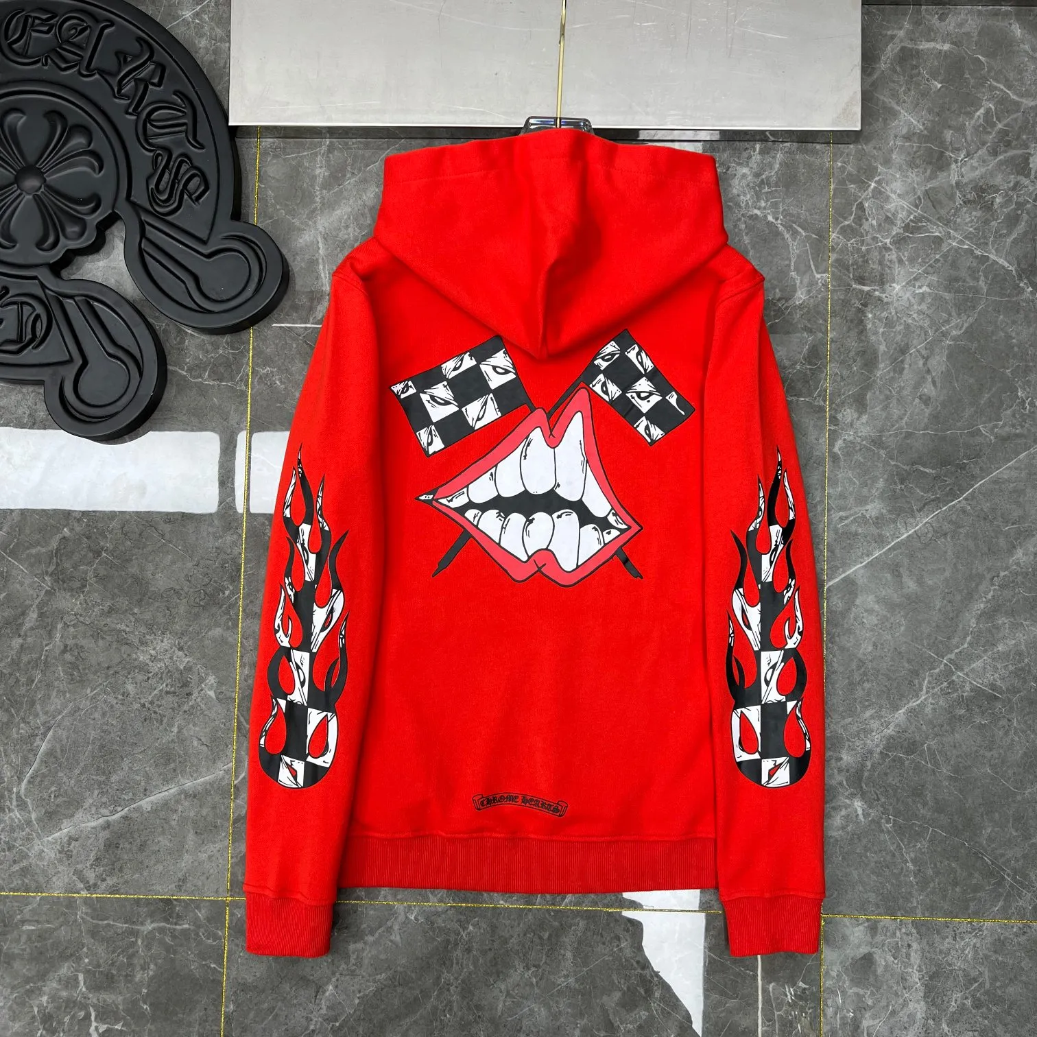 P240 Chrome Hearts Autumn and Winter 2025 Available at counters simultaneously ❤️ Chrome Hearts Mattyboy graffiti red mouth limited edition sweatshirt Imported environmentally friendly glue printing and dyeing Improved customized version 1:1 High-gram weight high-quality fabric Recommended color: Customized red Code numbers: S, M, L, XL